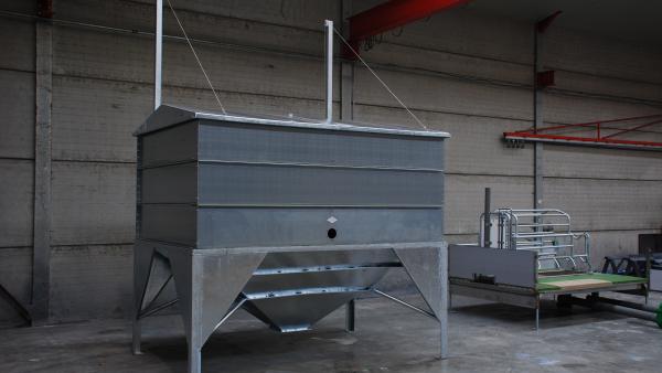 silo met liftdak
